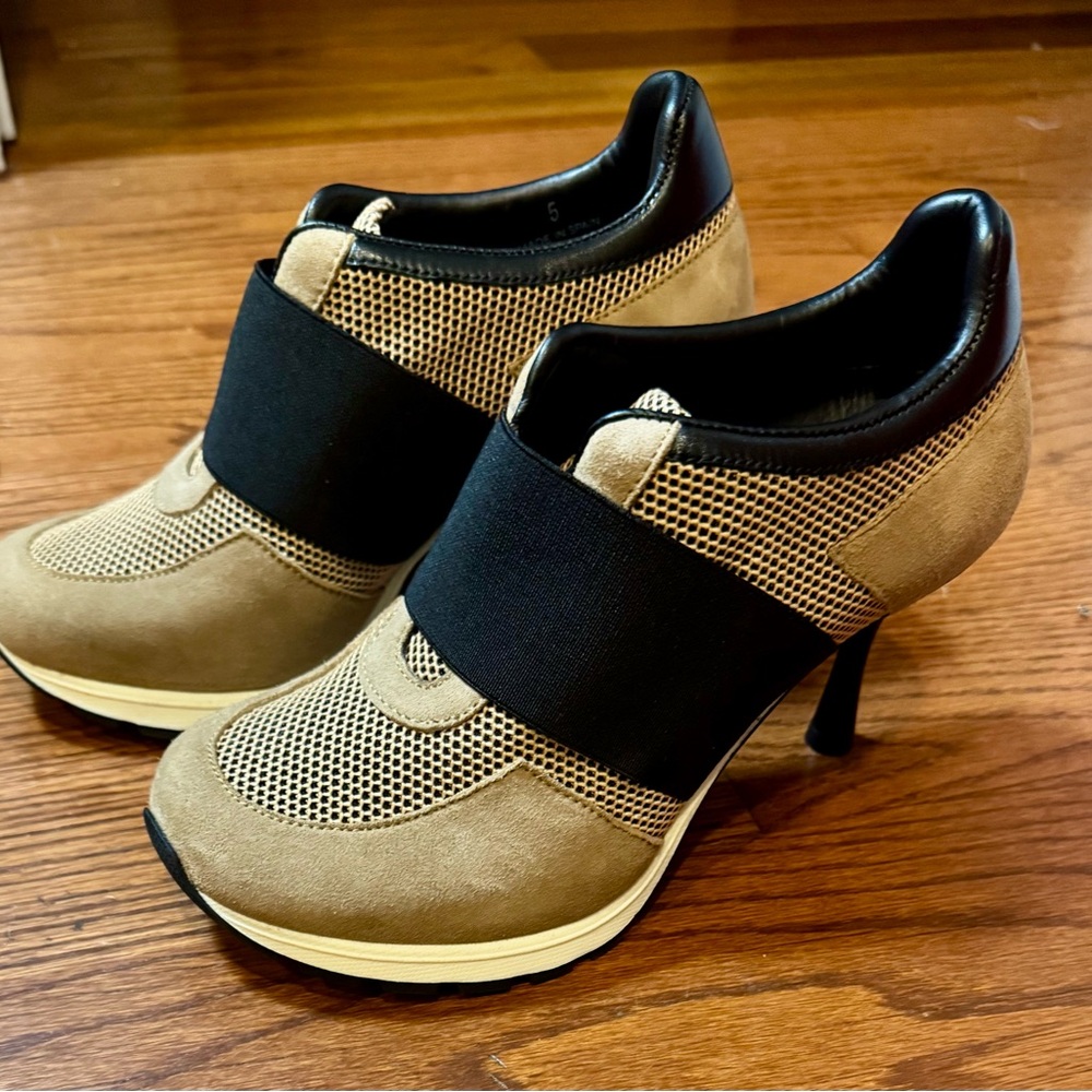 Sneex The Icon Black and Tan Heel Sneakers